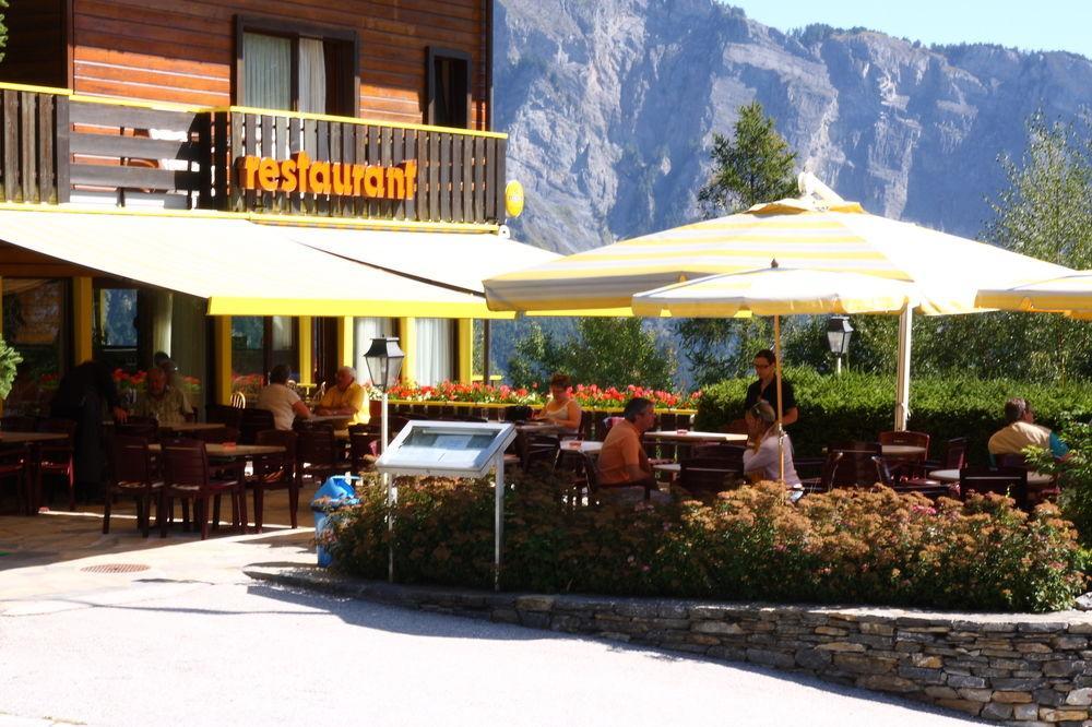 Hostellerie De L'Ardeve โอวรอนนาซ ภายนอก รูปภาพ